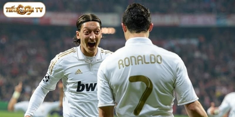 Con đường tạo nên tên tuổi số 10 của Mesut Ozil