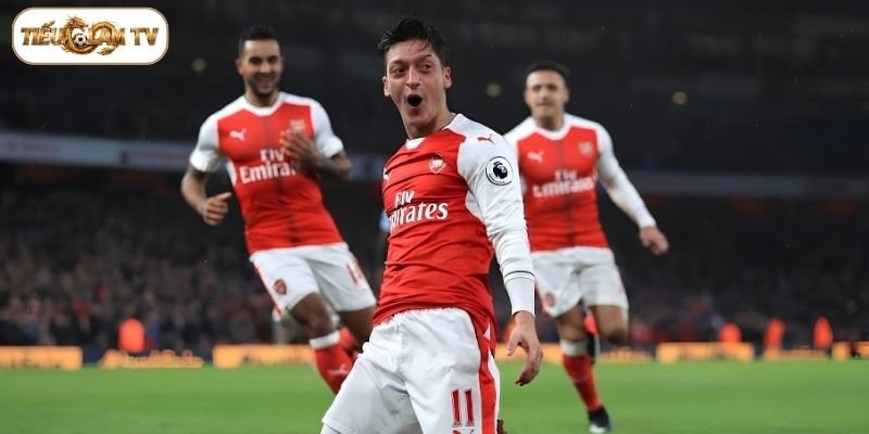 Mesut Ozil – Đại diện cho vẻ đẹp bóng đá cổ điển